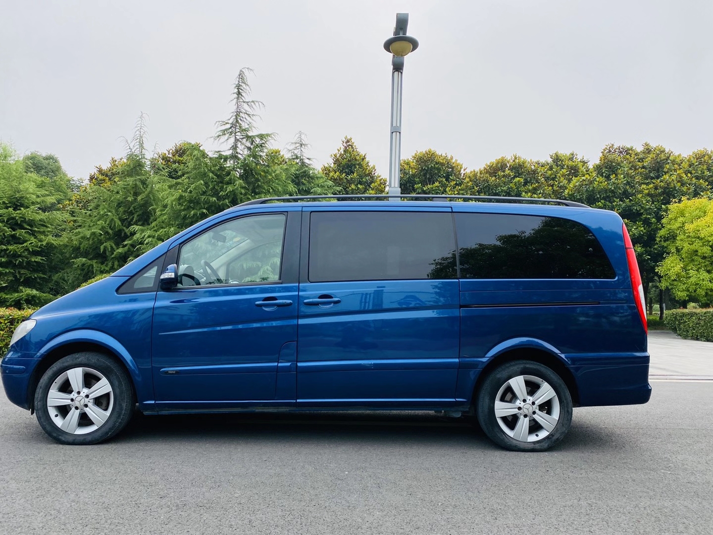 奔驰 唯雅诺 2013 款 2.5l 舒适版