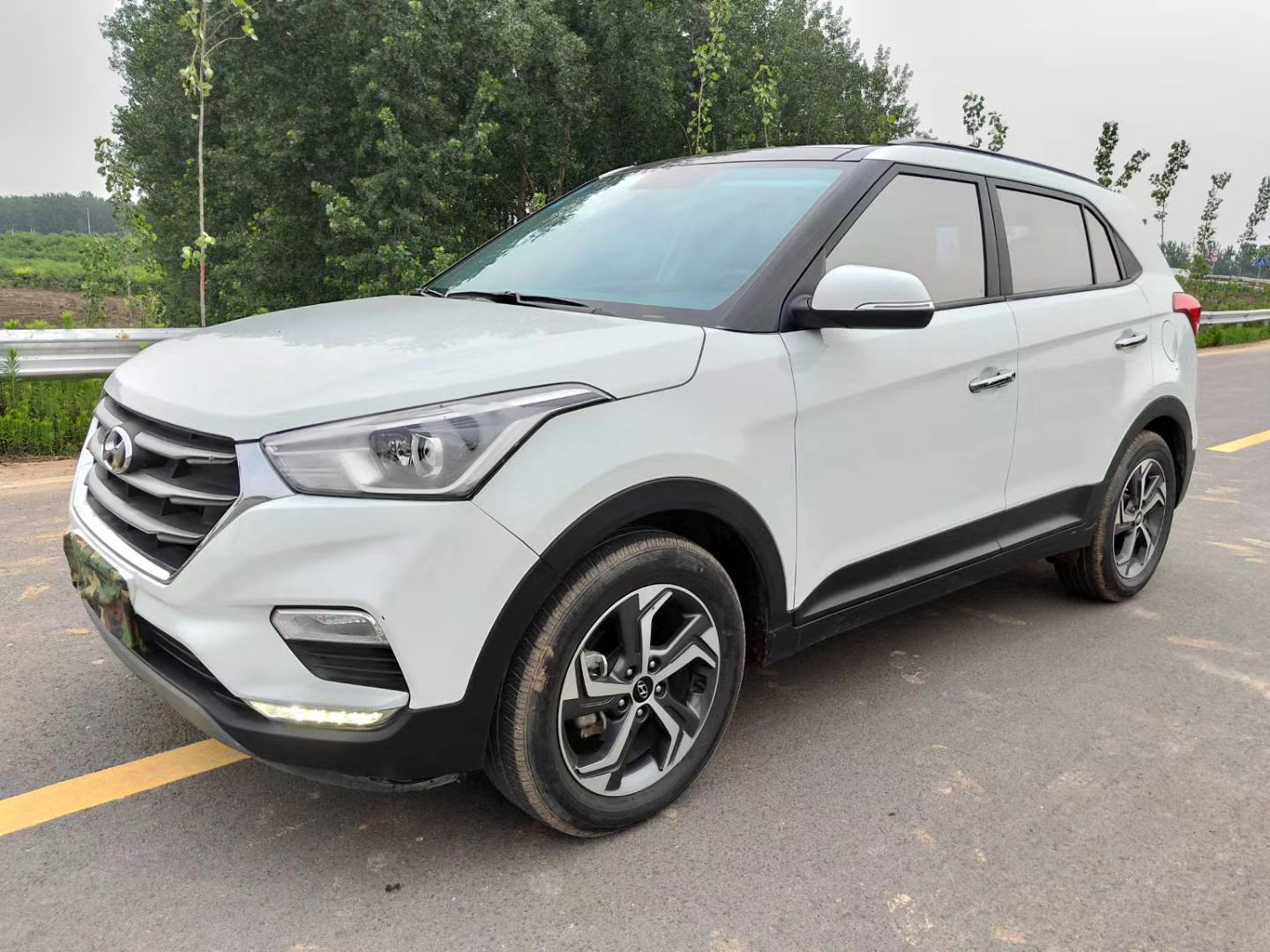 大图展示【债权转让】19年现代ix25自动挡1.6顶配!