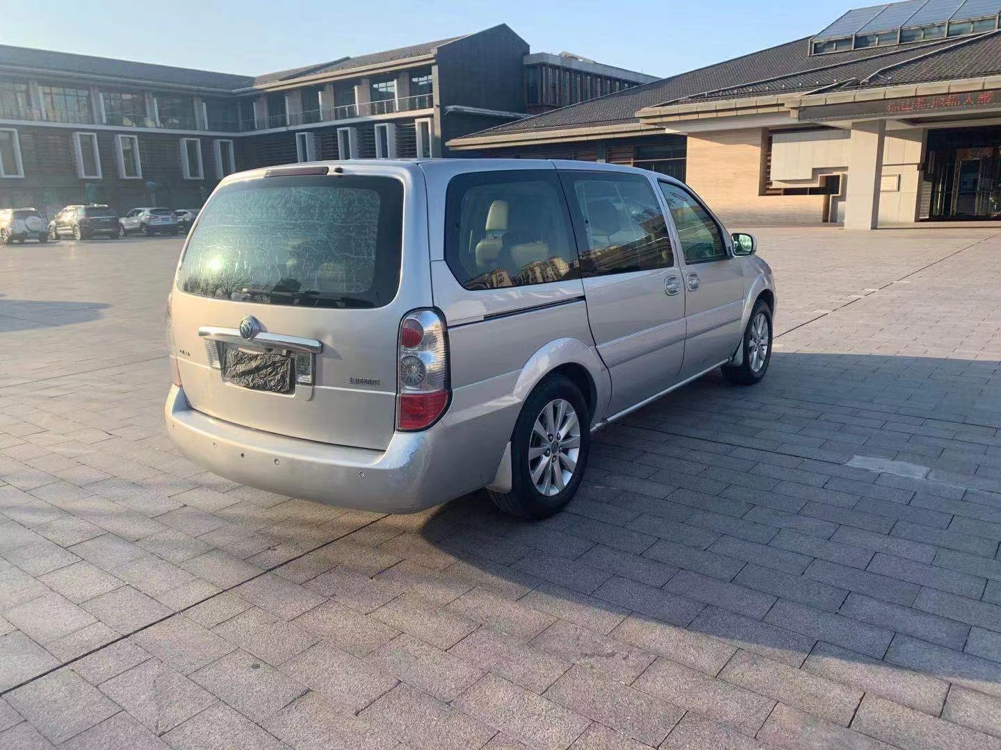 大图展示三万多块钱,面包的价格买商务,抵押到期,11年别克gl8陆尊,2.